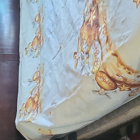 Gold Christmas ornaments one bed cover - Picture 13 of 14